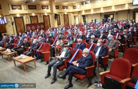 منتقدین باید به عملکرد خود نیز توجه داشته باشد