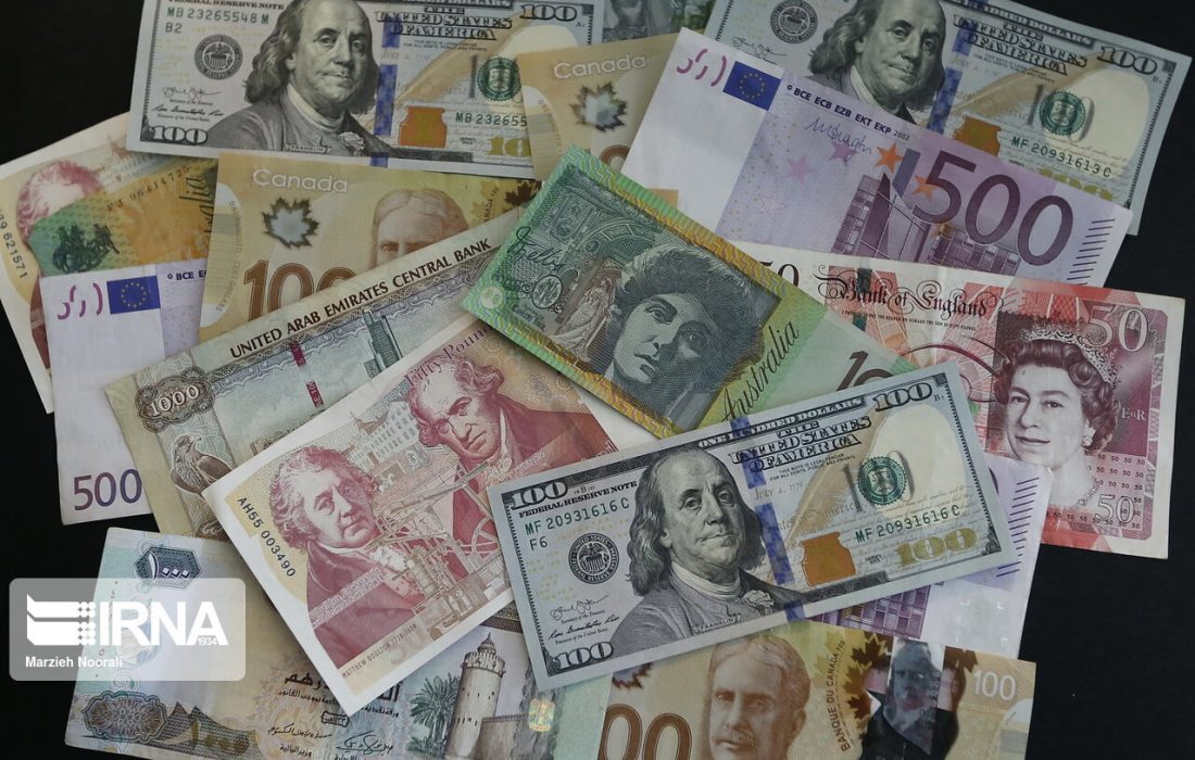 تداوم عرضه ارز ۴۲۰۰ تومانی باعث کسری بودجه و تورم میشود