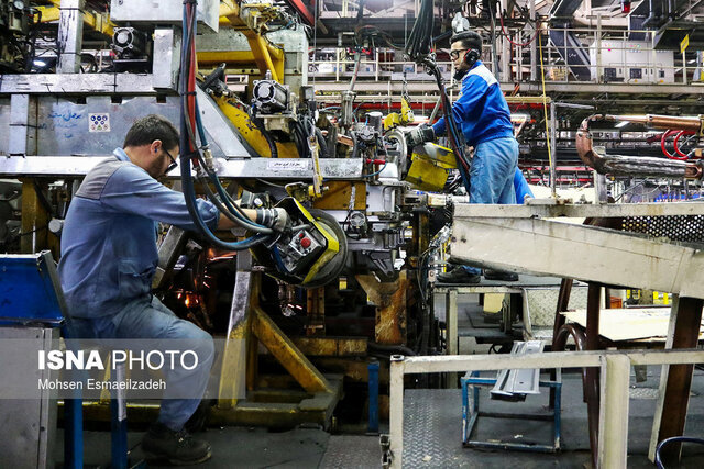 فکر و ذهن تولیدکننده باید بر تولید متمرکز باشد نه دغدغه گرفتن تسهیلات