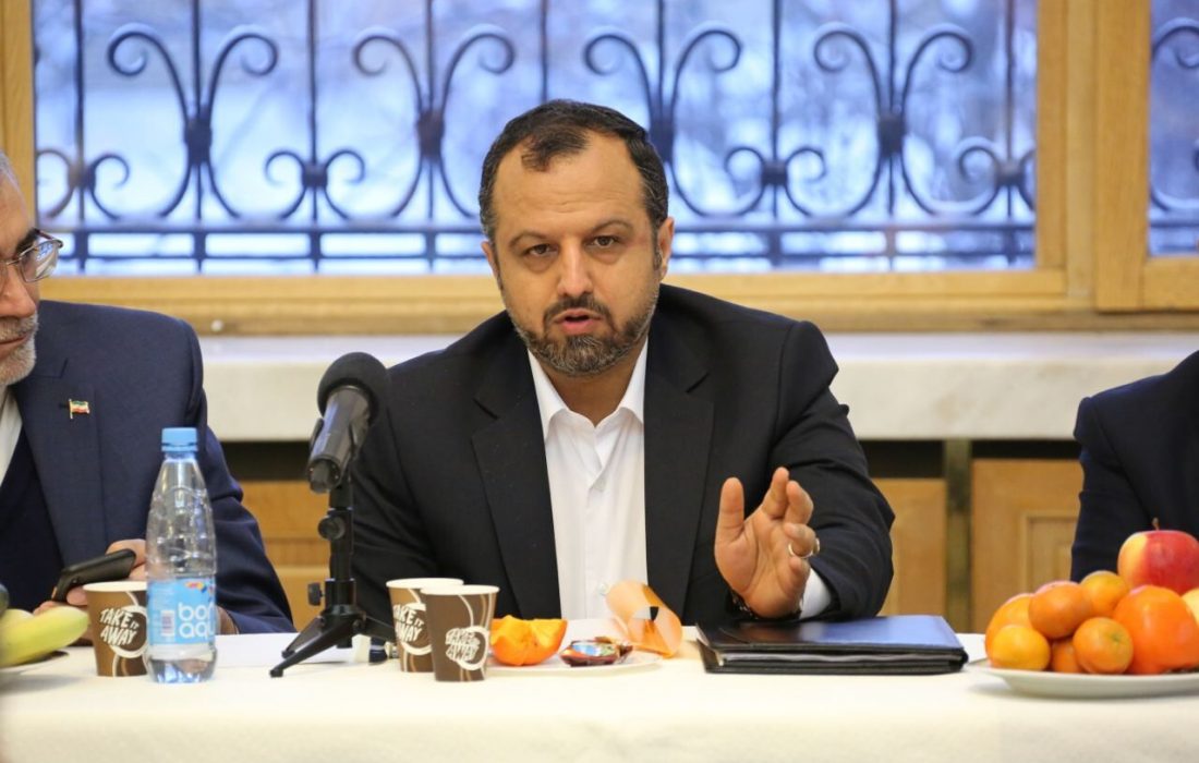 دستور مجدد وزیر اقتصاد به بانکها درباره حذف ضامن از وامهای خُرد/ بازرسی گسترده از شعب بانکها