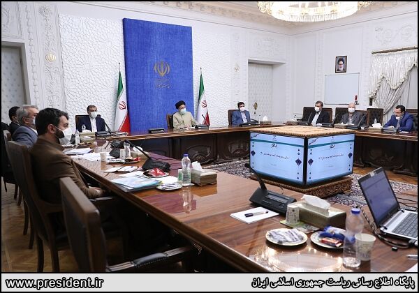 عوامل موفقیت دولت سیزدهم در کاهش نرخ تورم از قله ۷۰ساله