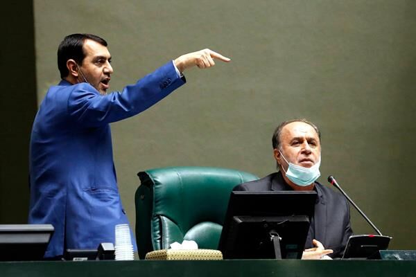 اصرار کمیسیون تلفیق به نفت ۷۰ دلاری