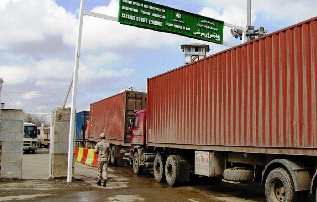 ترکمنستان با عبور کامیونهای ترانزیتی از مرز سرخس موافقت کرد