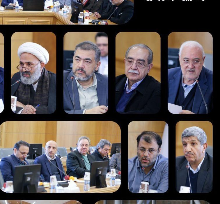 نشست اعضای هیات نمایندگان و روسای کمیسیون‌های اتاق بازرگانی، صنایع، معادن و کشاورزی خراسان رضوی و جمعی از فعالان اقتصادی این استان با رئیس و اعضای کمیسیون اقتصادی مجلس شورای اسلامی