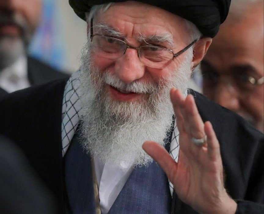 <strong>به نام خدای حدود ۲۰۰ کودک شهید مدرسه دخترانه شجره طیبه شهرستان میناب</strong>