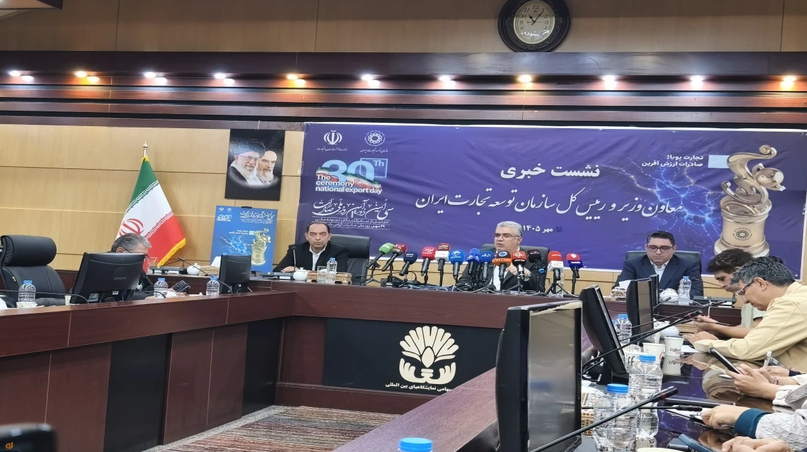 <strong>تجلیل از برگزیدگان صادراتی کشور با شعار «تجارت پویا و صادرات ارزش‌آفرین»</strong>
